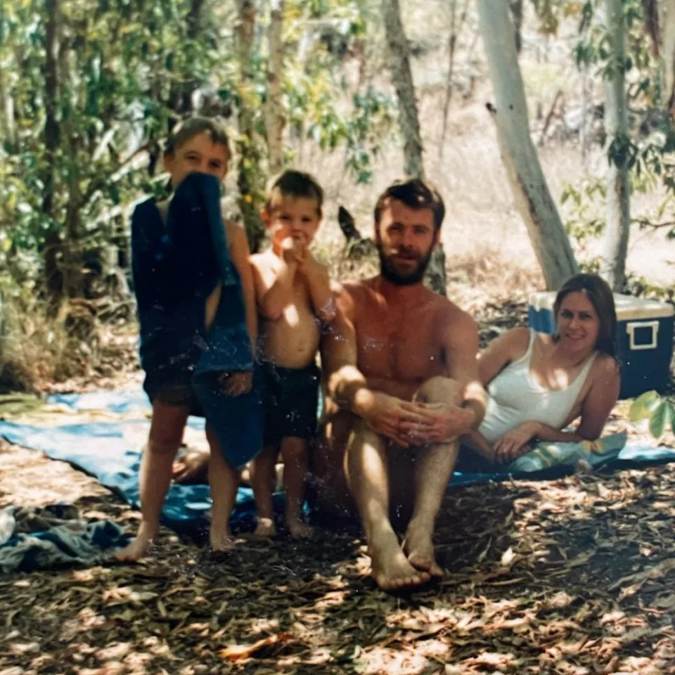 Throwback photo of the Hemsworth family.