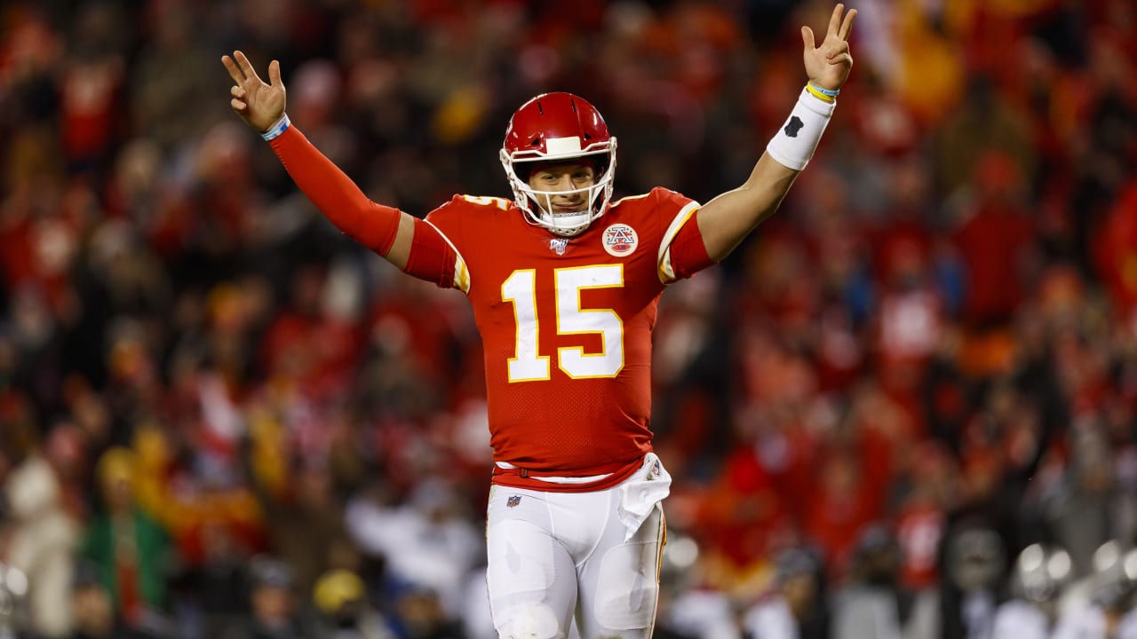 Chiefs, Patrick Mahomes agree to 10-year, 3M extension